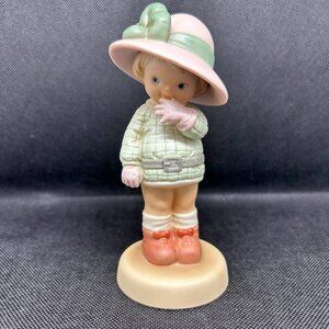 Memories of Yesterday "Blowing a kiss to a dear I miss" Membership figurine